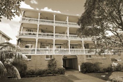 156-158 Russell Avenue, Dolls Point